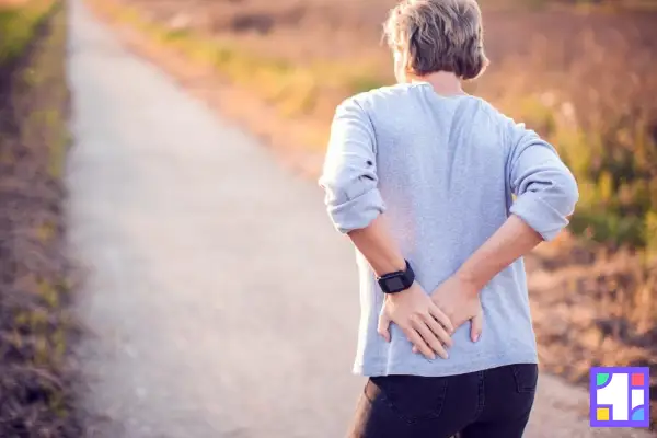 درد کمر که فقط در یک سمت از کمر مشاهده می شود معمولا به علت مشکلات کبدی، گوارشی، زنانگی و ... ایجاد می شود.